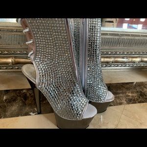 New Bejeweled Pleaser Boots Size 10